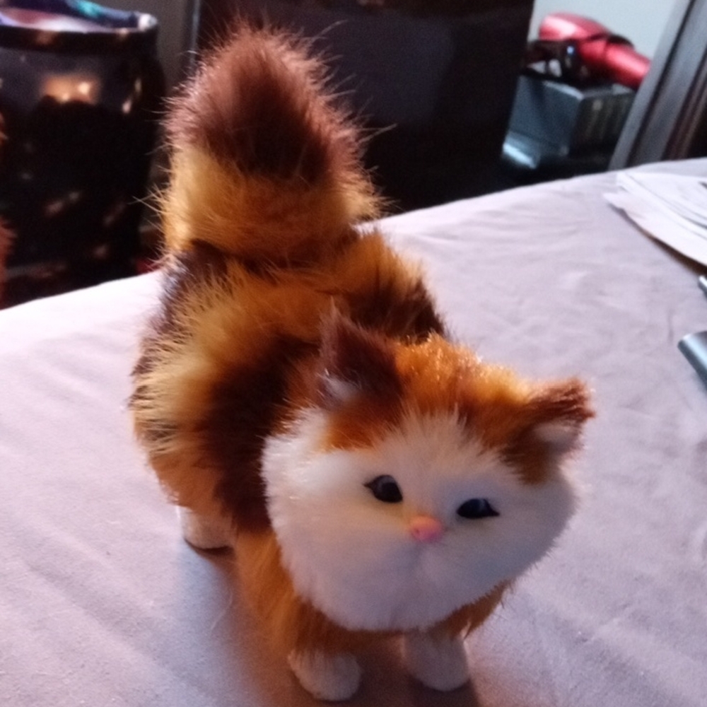 KITTEN STATUE 5 X 5 TAN/BROWN / WHITE FACE SOFT FUR HANDMADE
